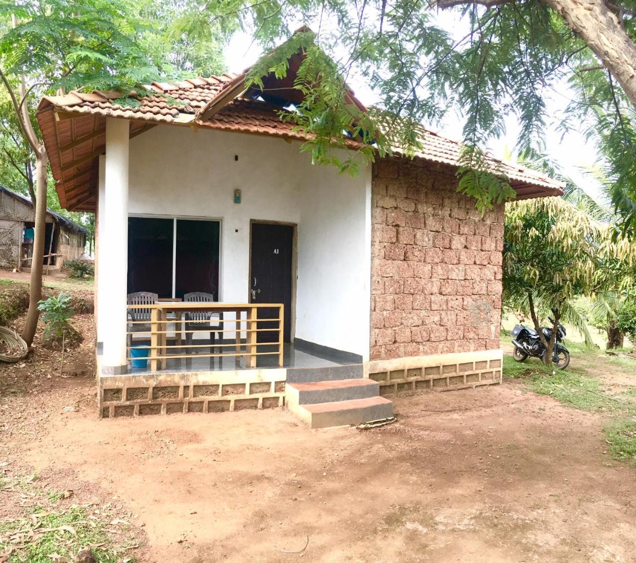 White Elephant Restaurant & Cottages , Karnataka Gokarna  Exterior photo
